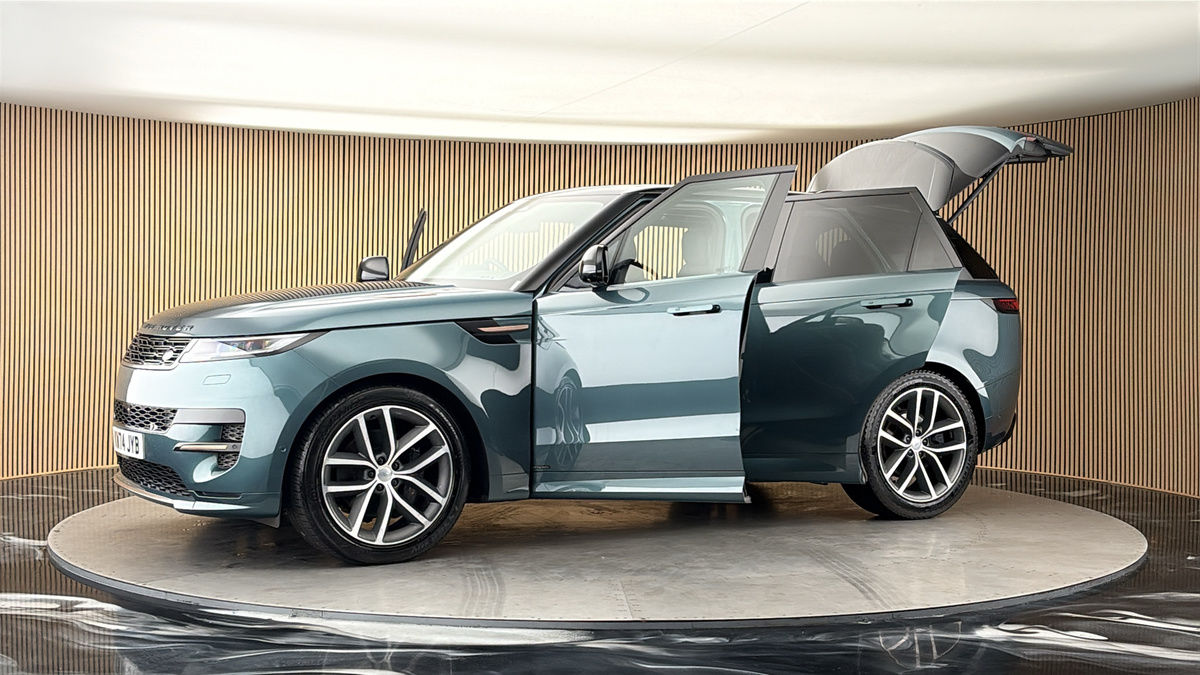 More views of Land Rover Range Rover Sport