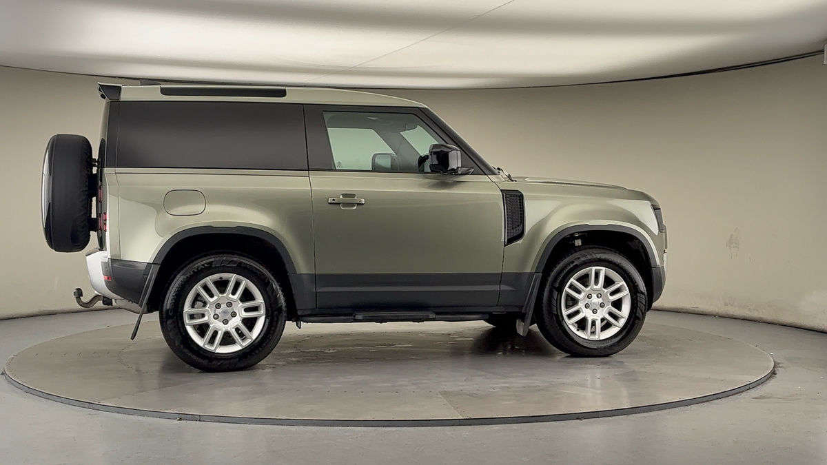 More views of Land Rover Defender 90