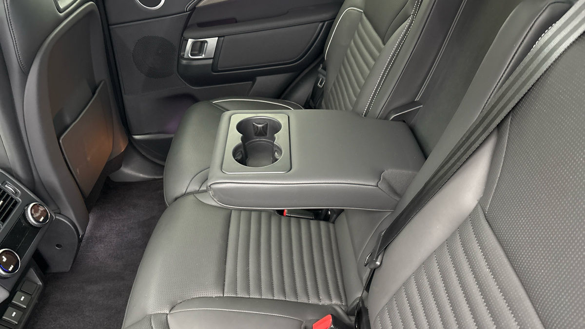 Land Rover Discovery Image 9