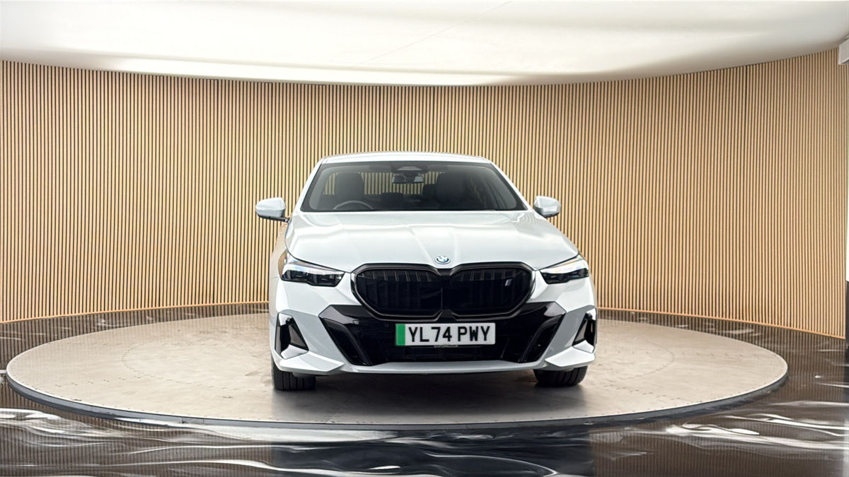 More views of BMW i5