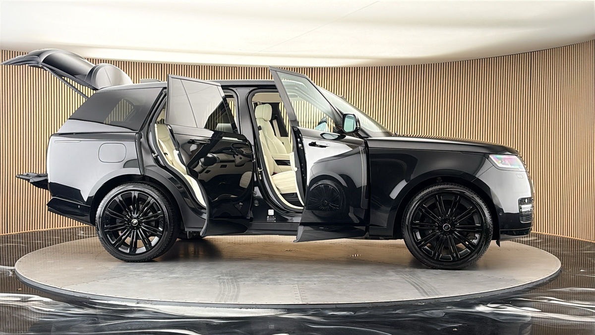 More views of Land Rover Range Rover