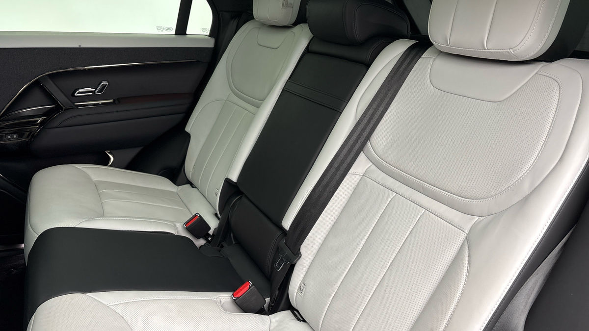 Land Rover Range Rover Sport Image 8