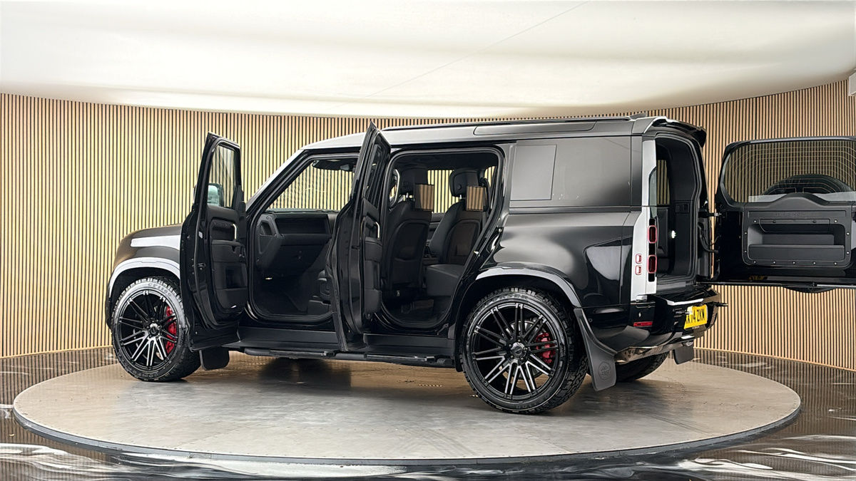 More views of Land Rover Defender 110