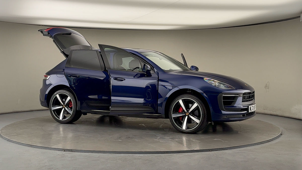 More views of Porsche Macan