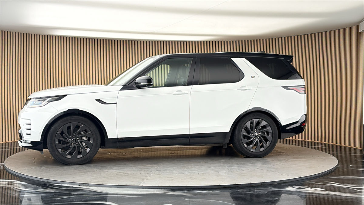 More views of Land Rover Discovery