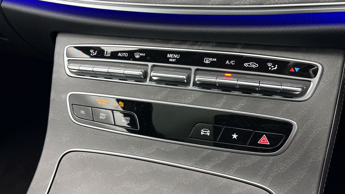 Mercedes-Benz E Class Image 25