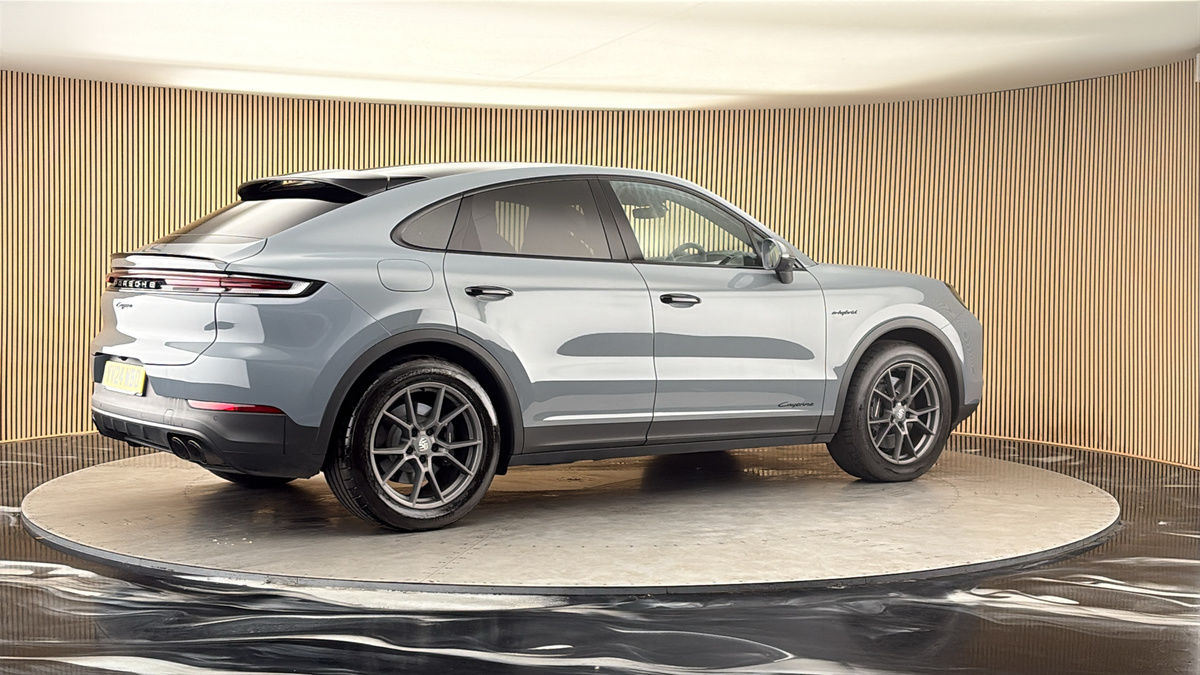 More views of Porsche Cayenne