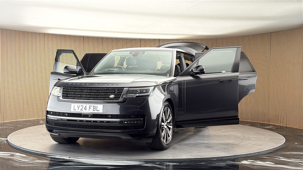 More views of Land Rover Range Rover