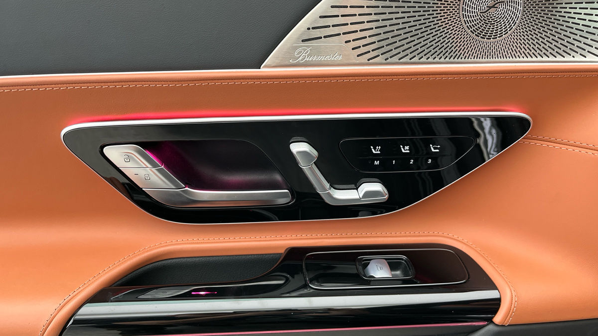 Mercedes-Benz SL Image 9