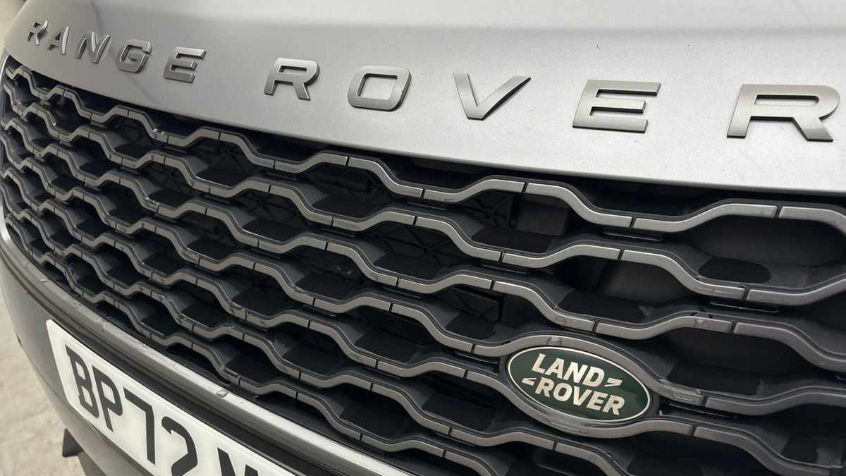 Land Rover Range Rover Velar Image 24