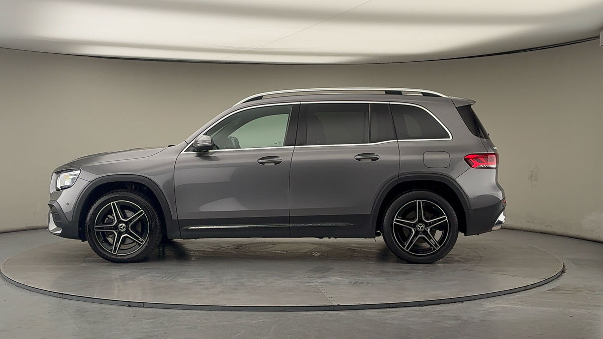 Mercedes-Benz GLB Image 15