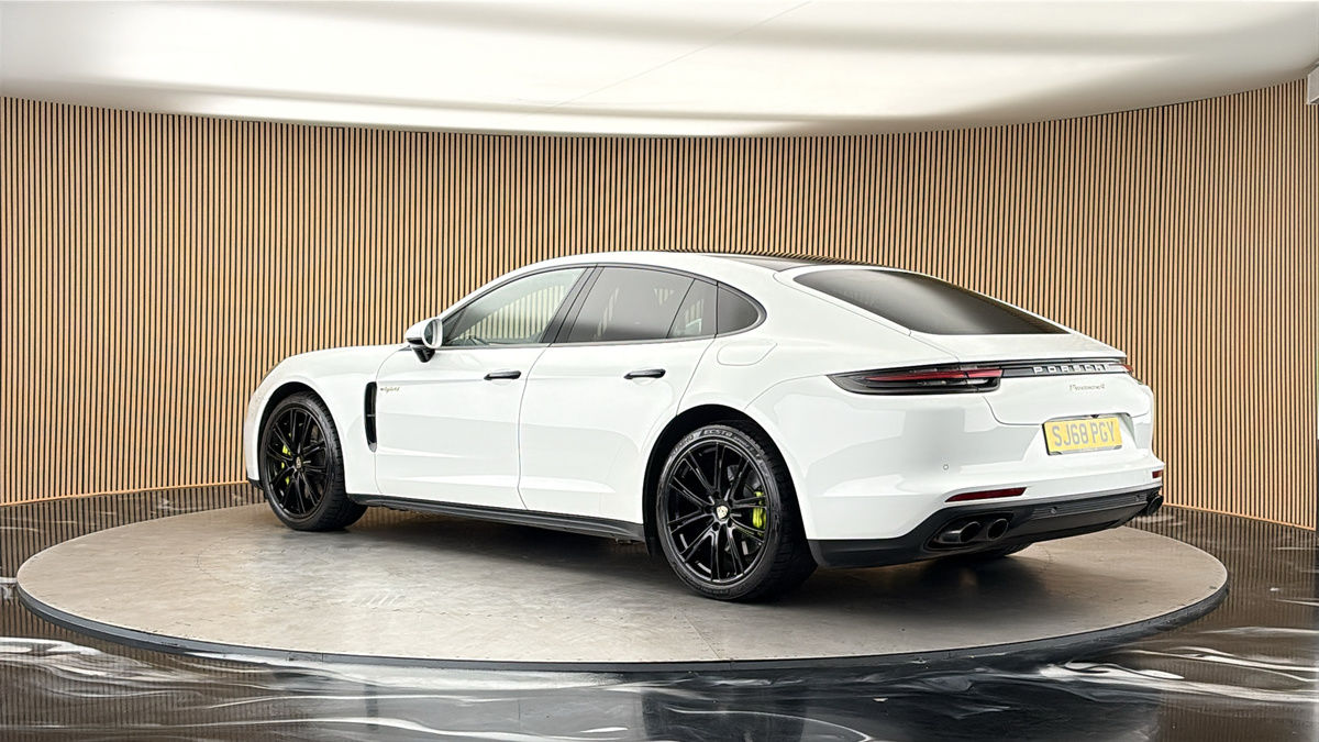 More views of Porsche Panamera