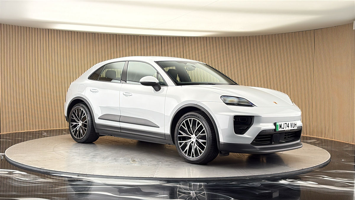More views of Porsche Macan