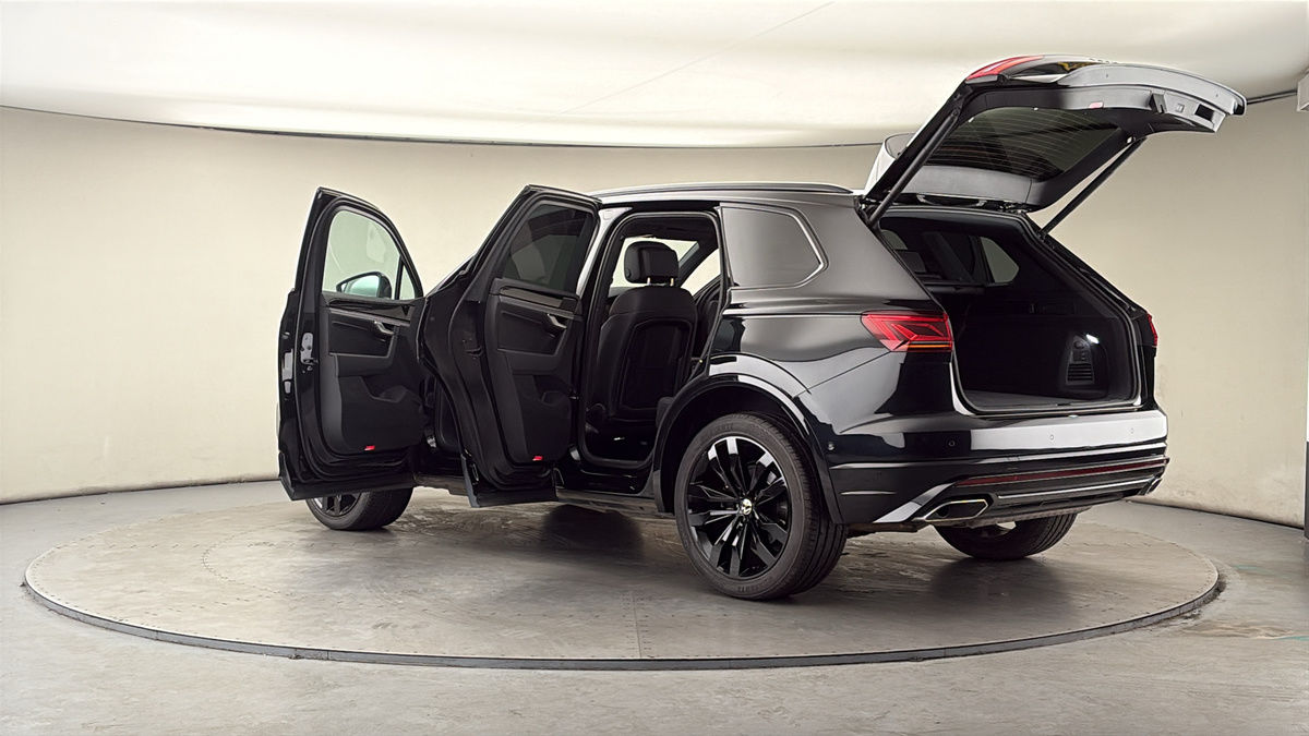 More views of Volkswagen Touareg
