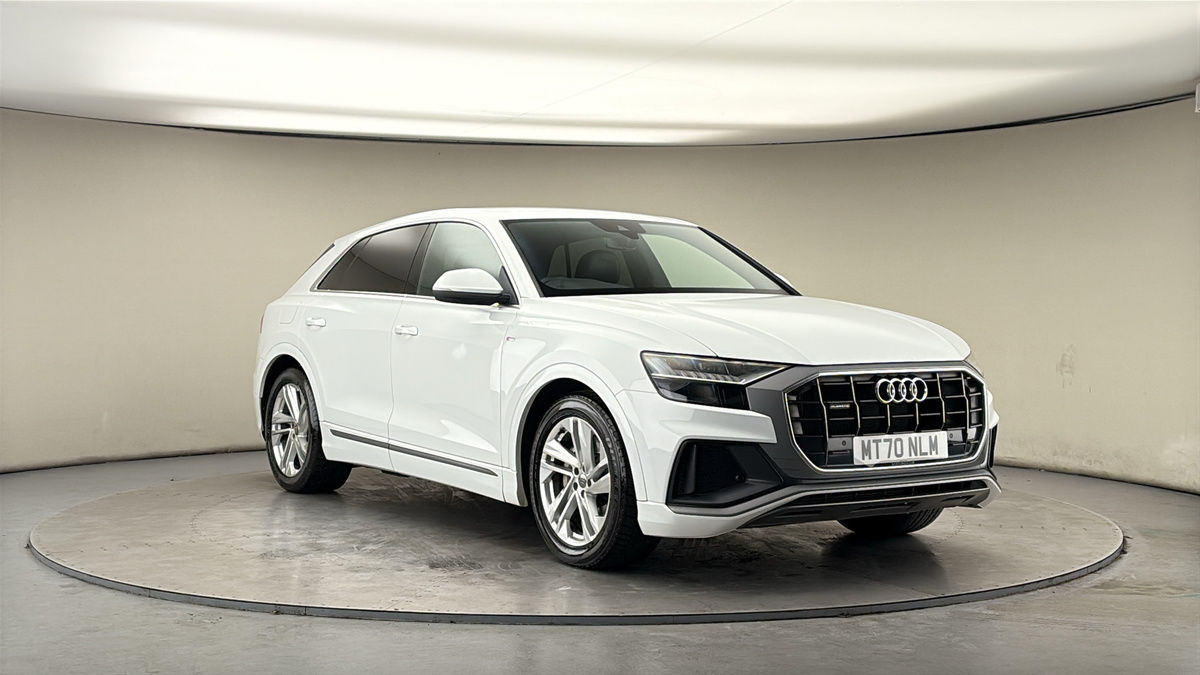Audi Q8 Sticky Header Image