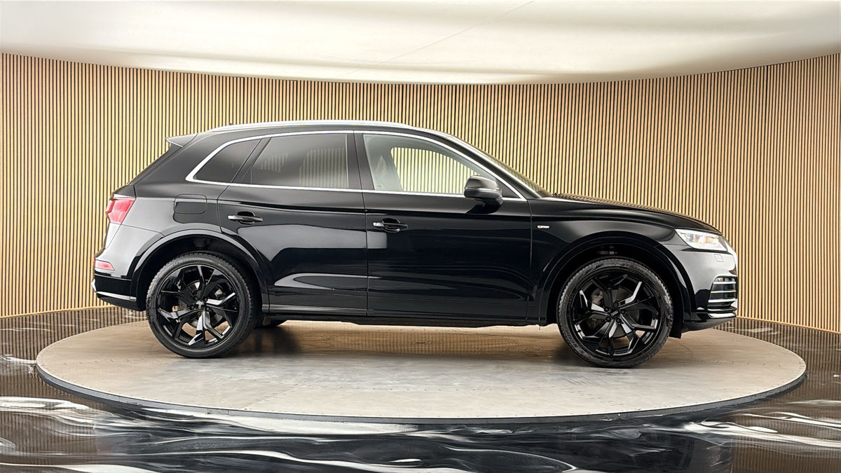 More views of Audi Q5