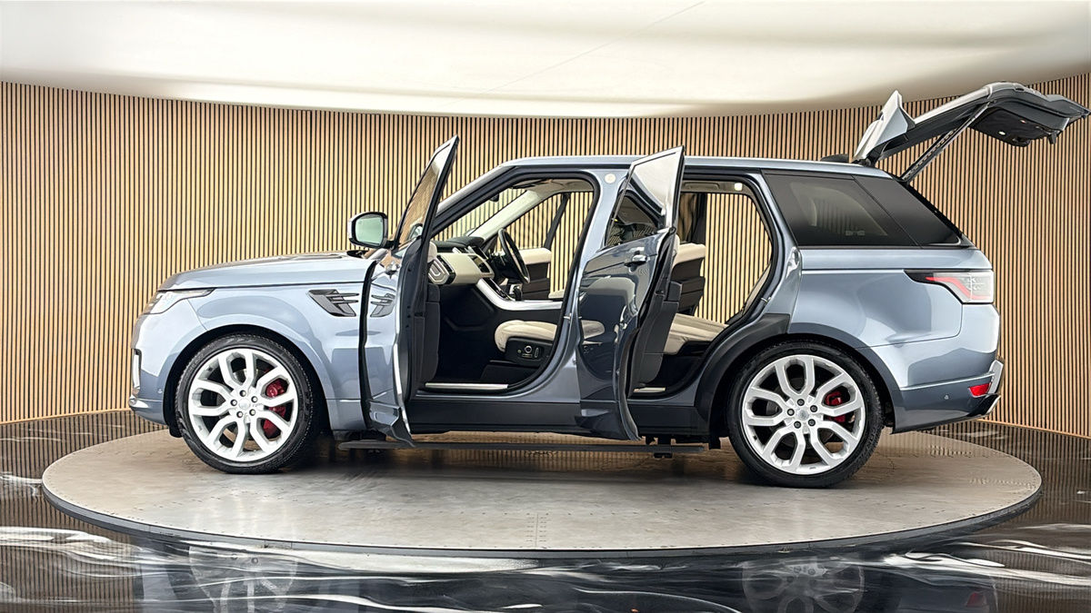 More views of Land Rover Range Rover Sport