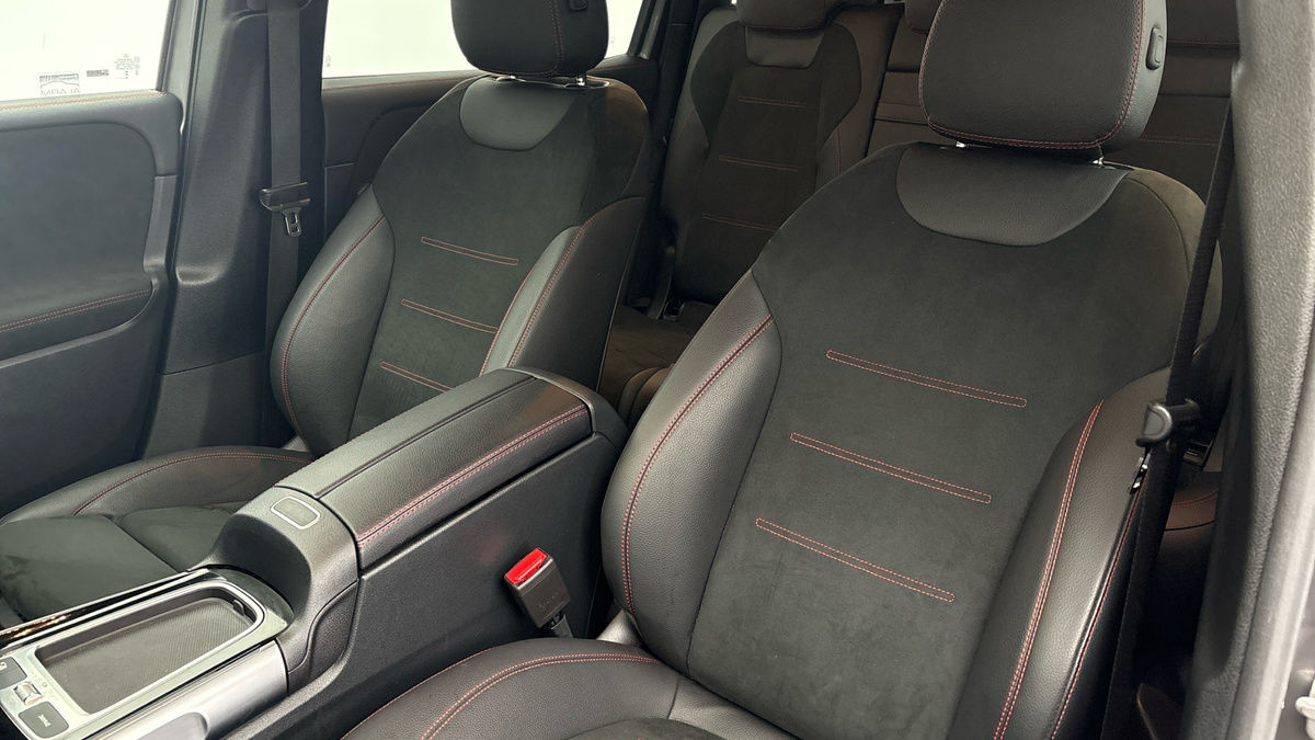 Mercedes-Benz GLB Image 7