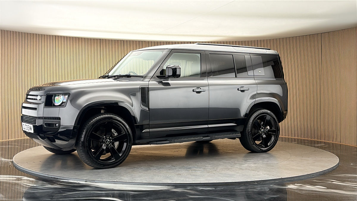 More views of Land Rover Defender 110