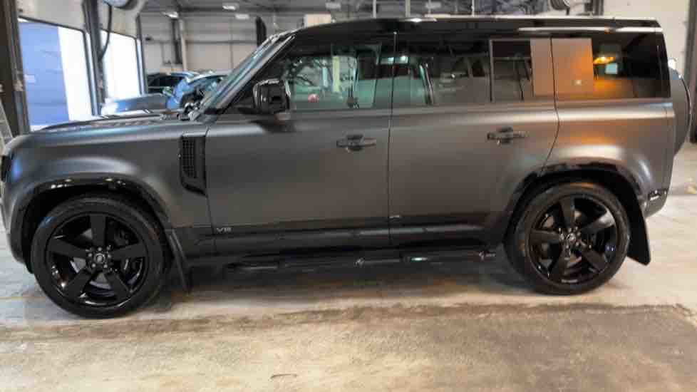 More views of Land Rover Defender 110