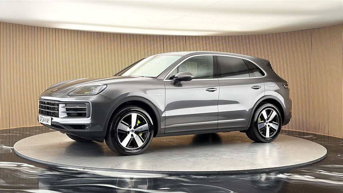 More views of Porsche Cayenne