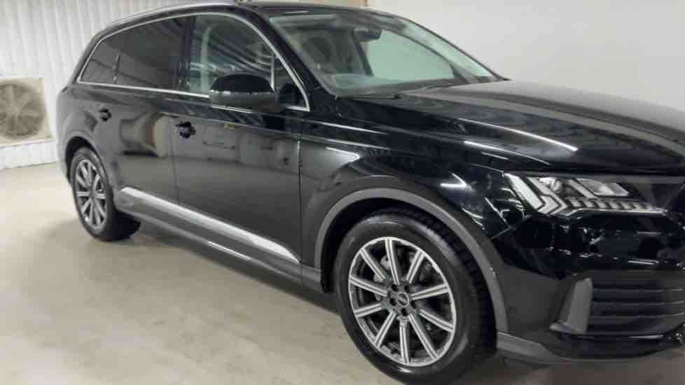 More views of Audi Q7