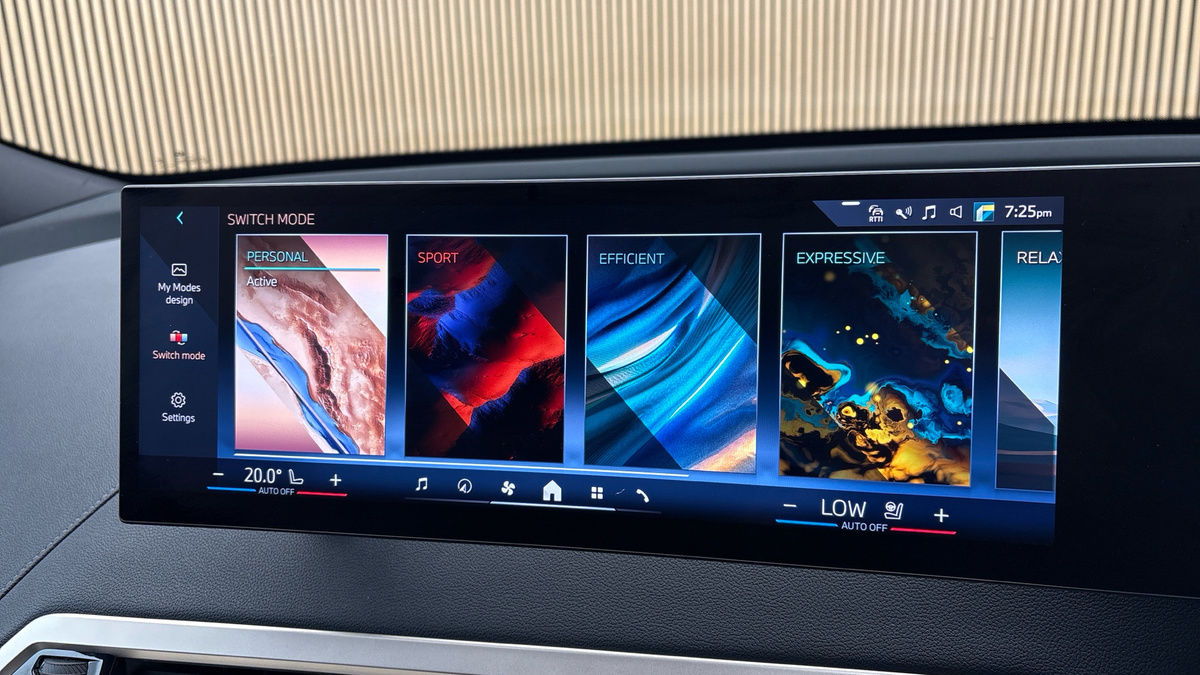 BMW iX Image 35