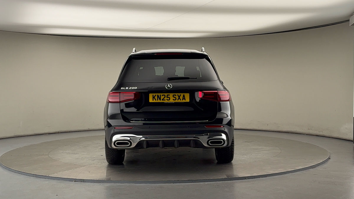 Mercedes-Benz GLB Image 4