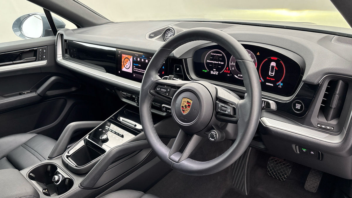 Porsche Cayenne Image 5
