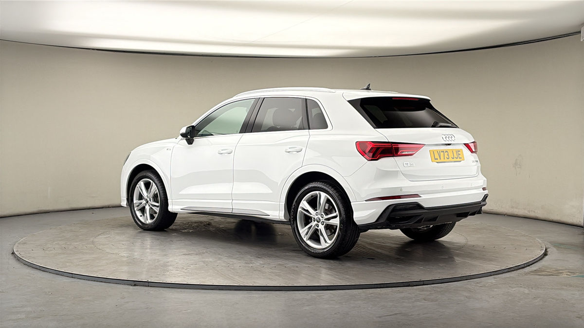 More views of Audi Q3