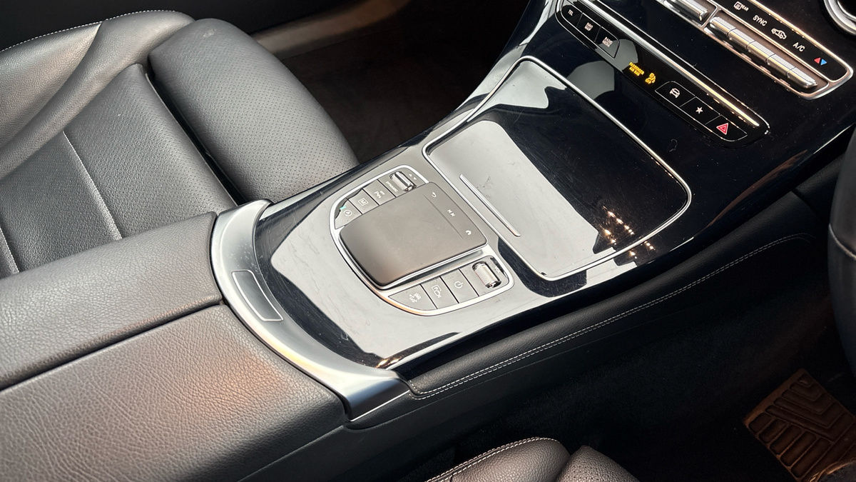 Mercedes-Benz GLC Image 18