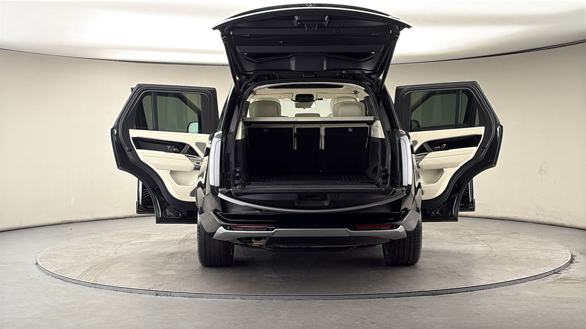 More views of Land Rover Range Rover