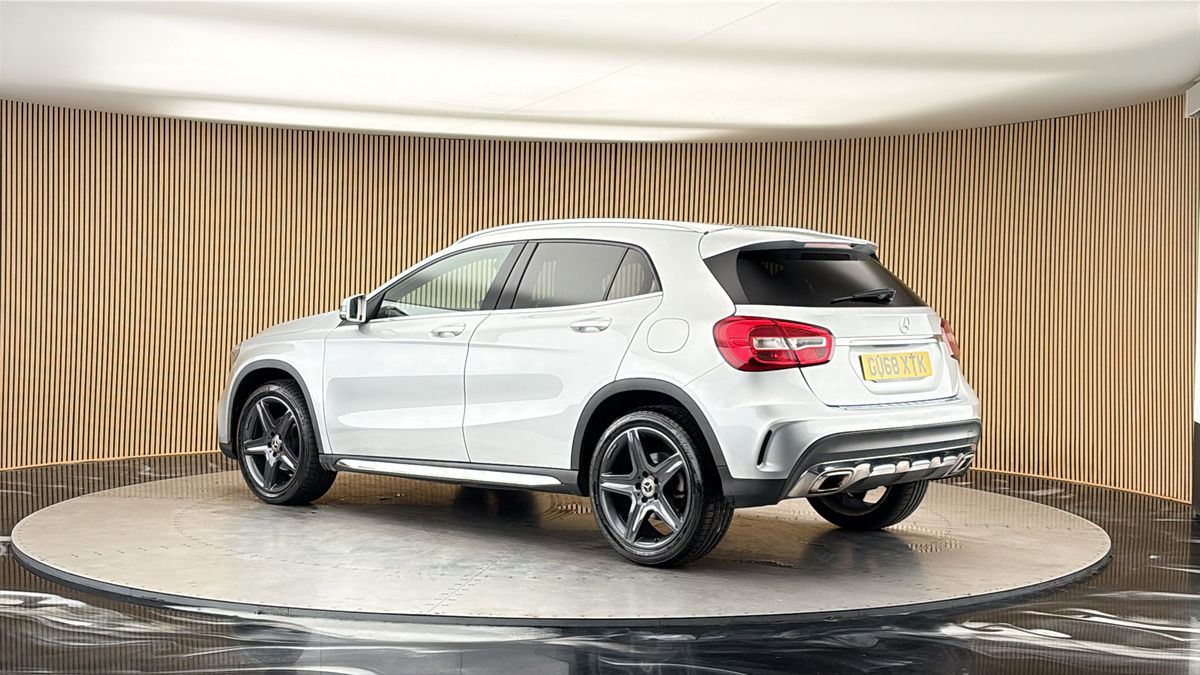 More views of Mercedes-Benz GLA