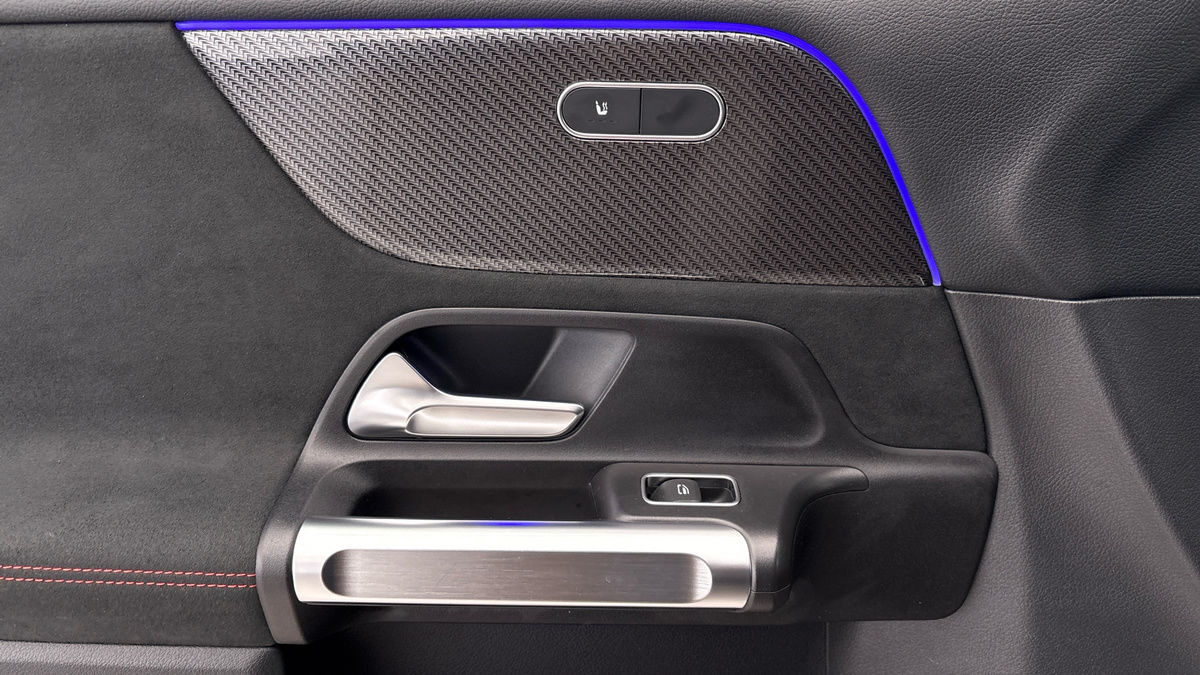 Mercedes-Benz GLB Image 19