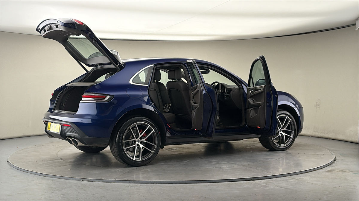More views of Porsche Macan