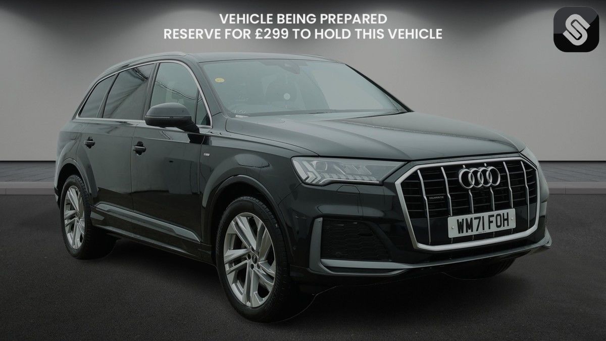 Audi Q7 Sticky Header Image