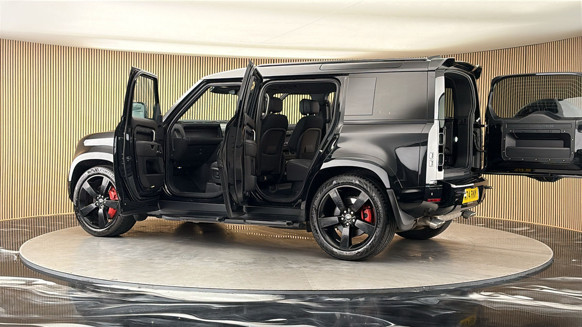 More views of Land Rover Defender 110