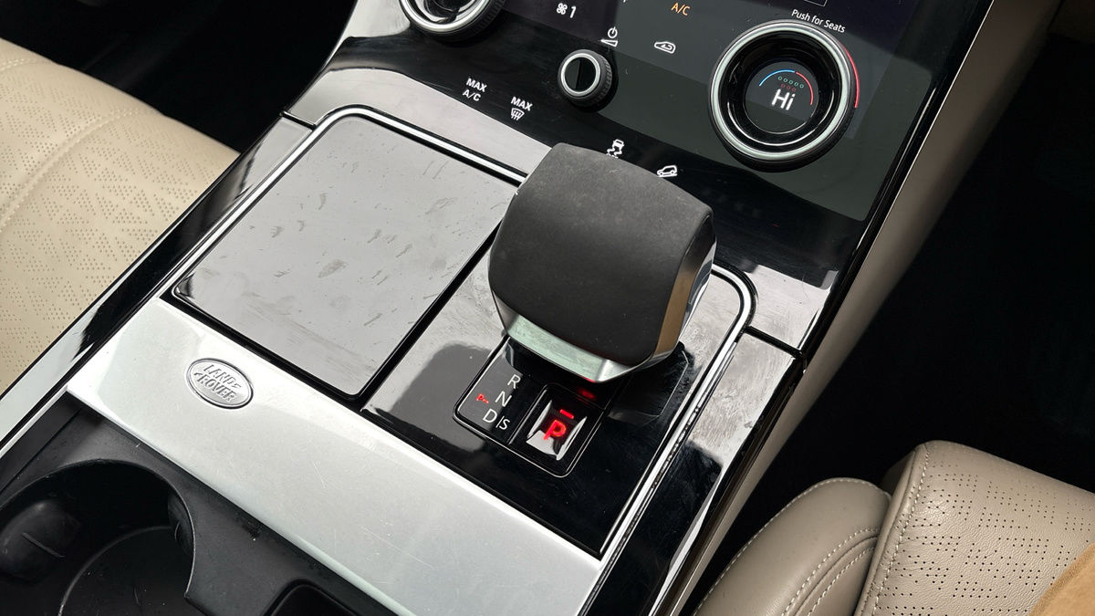 Land Rover Range Rover Velar Image 25