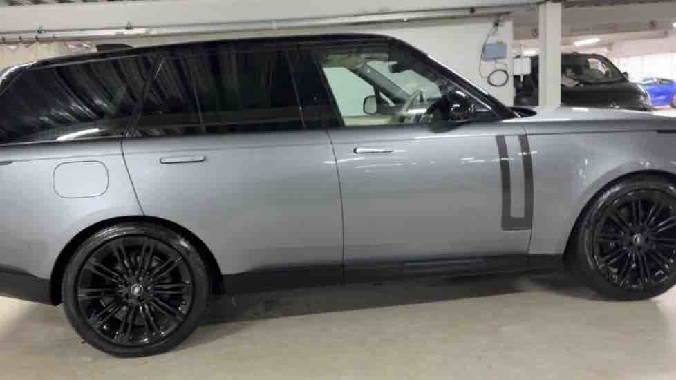 More views of Land Rover Range Rover