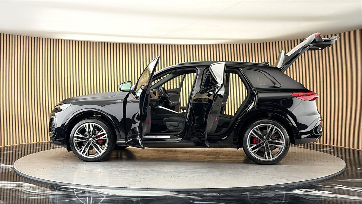 More views of Audi Q5