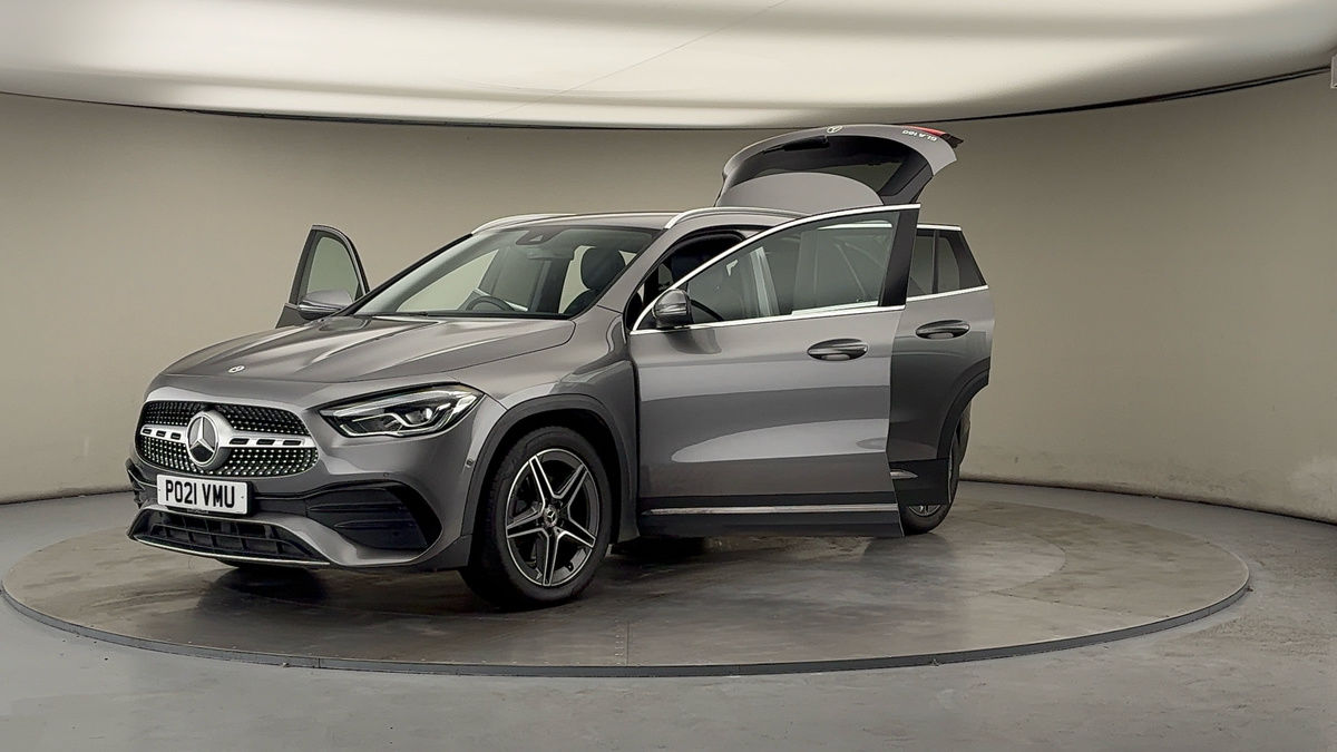 More views of Mercedes-Benz GLA