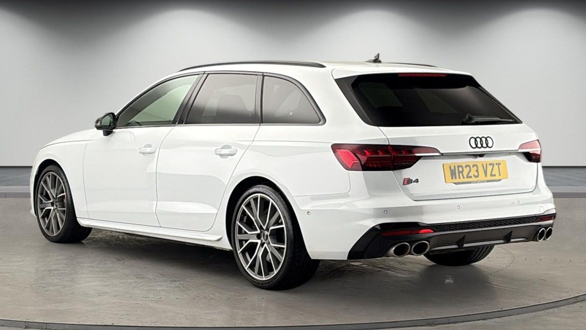 Audi S4 Avant Image 2