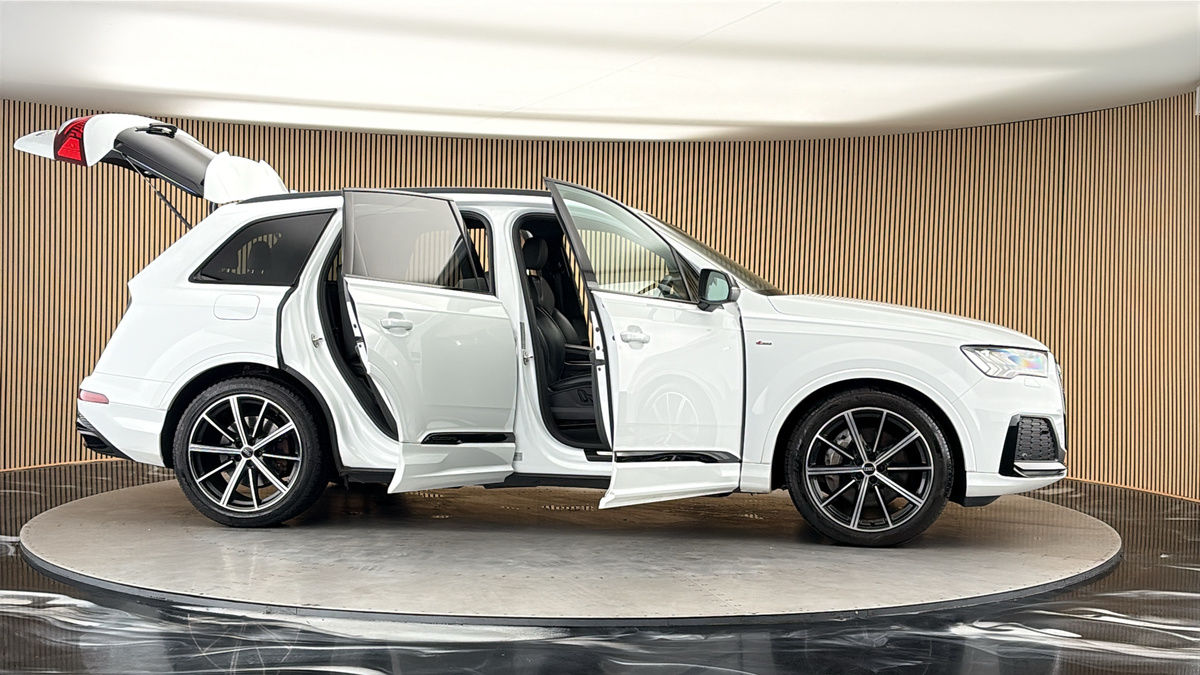 More views of Audi Q7