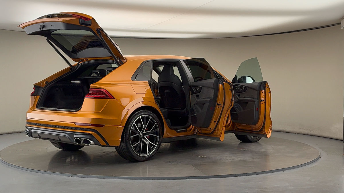 More views of Audi SQ8