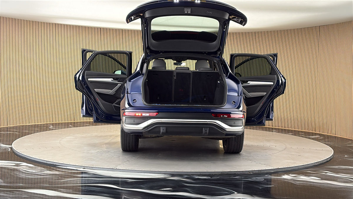 More views of Audi Q5