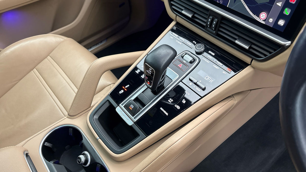 Porsche Cayenne Image 18