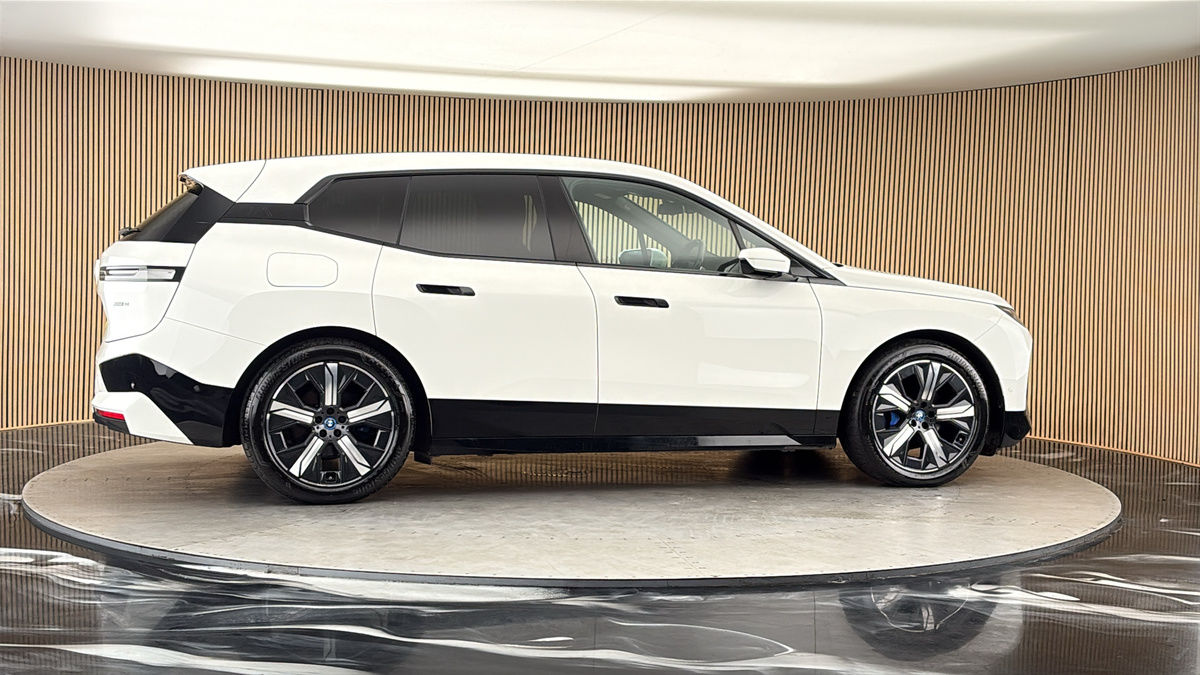 More views of BMW iX