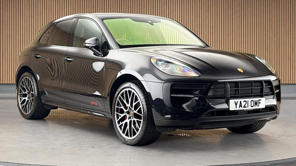 Porsche Macan Sticky Header Image