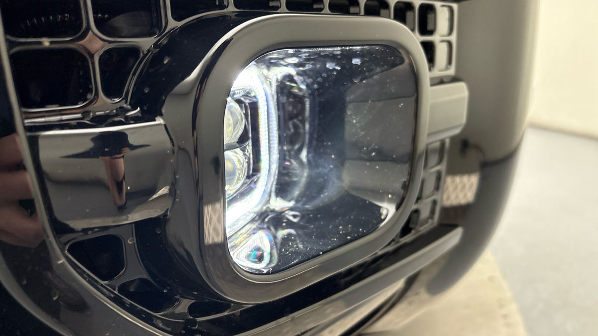 Land Rover Defender 110 Urban Image 27