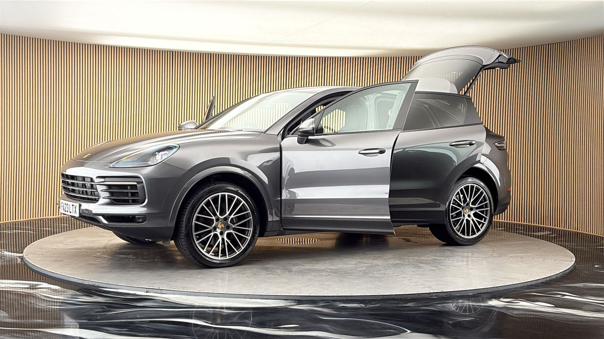 More views of Porsche Cayenne